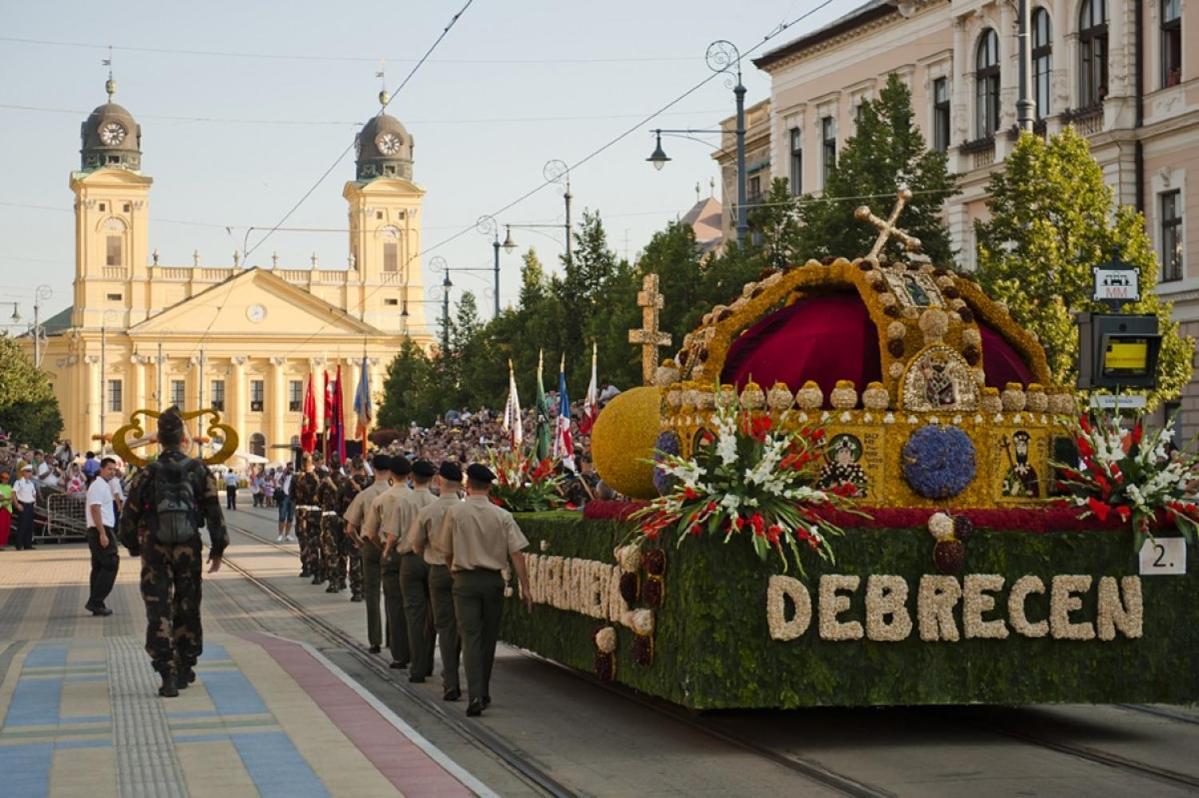 Sára magánszálláshely Debrecen Esterno foto